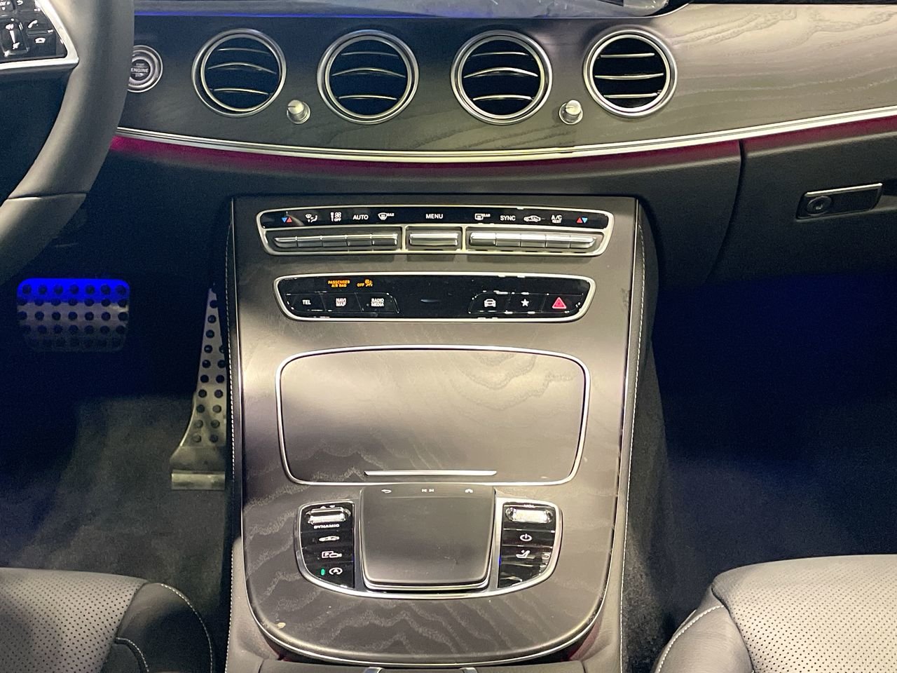 New 2023 Obsidian Black Metallic Mercedes-Benz E 450 4MATIC image 28