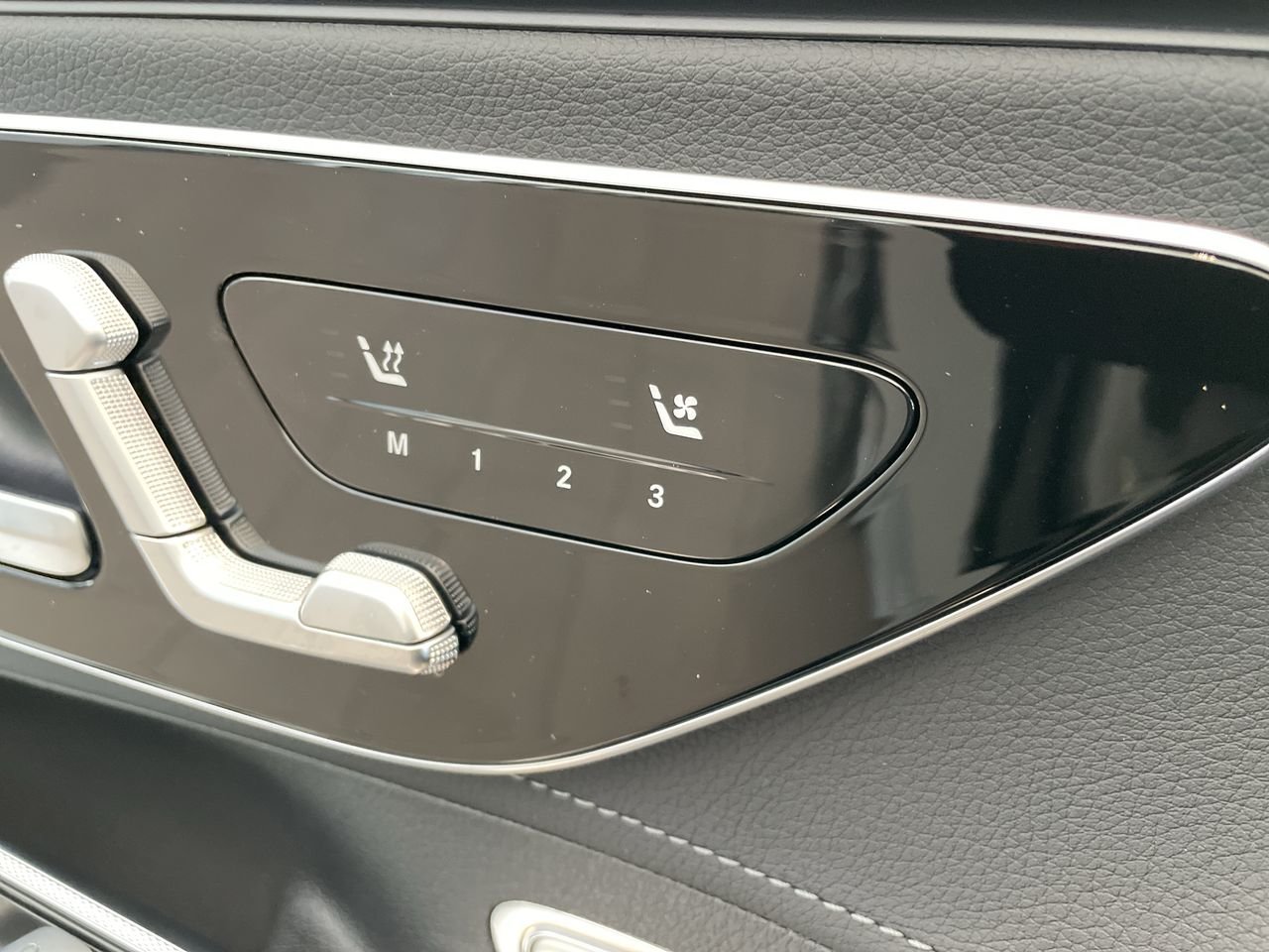 New 2023 MANUFAKTUR Alpine Grey Mercedes-Benz EQE 500 V4 image 21