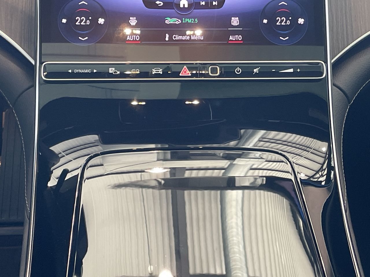 New 2023 MANUFAKTUR Alpine Grey Mercedes-Benz EQE 500 V4 image 28