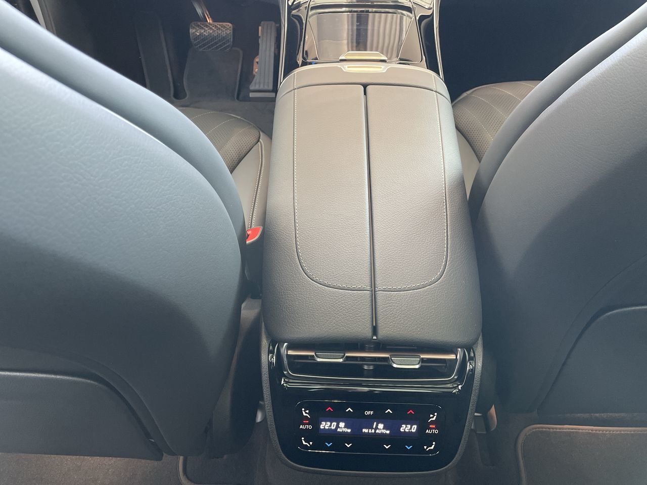 New 2023 MANUFAKTUR Alpine Grey Mercedes-Benz EQE 500 V4 image 30