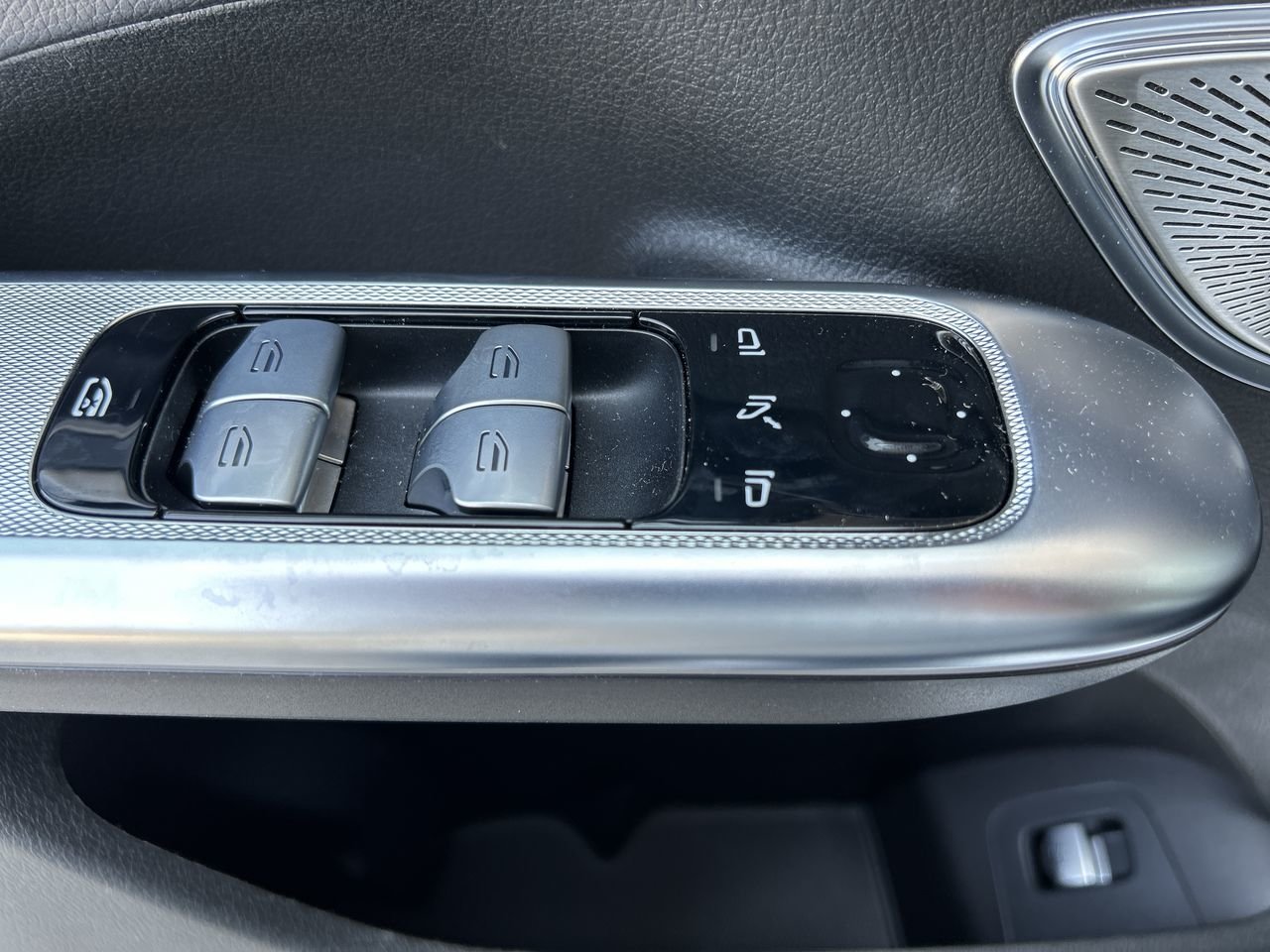 New 2023 High Tech Silver Metallic Mercedes-Benz EQE 350 4MATIC image 21