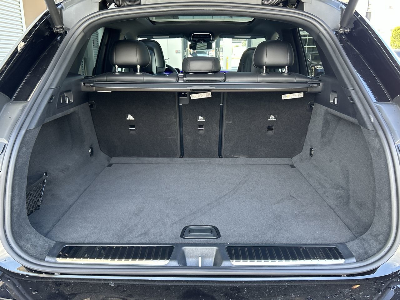 New 2023 Obsidian Black Metallic Mercedes-Benz EQE 350 4MATIC image 32