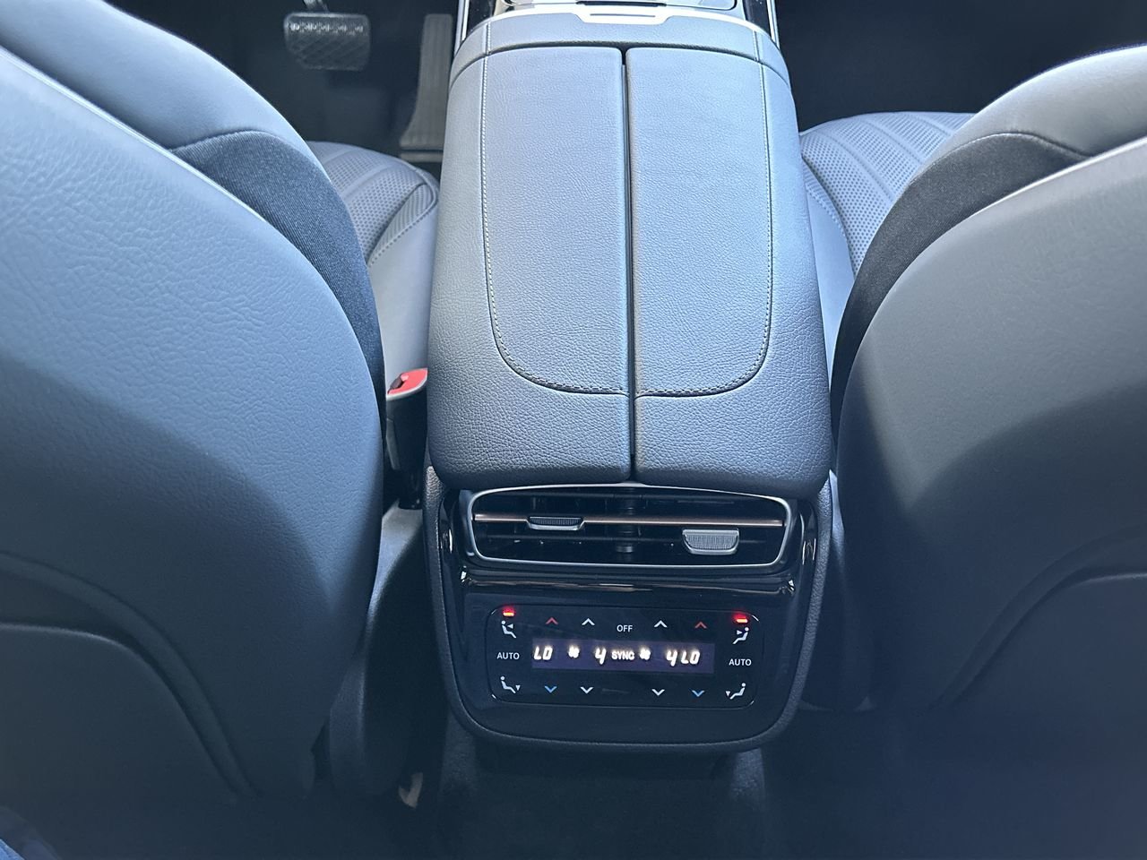 New 2023 Obsidian Black Metallic Mercedes-Benz EQE 350 4MATIC image 29
