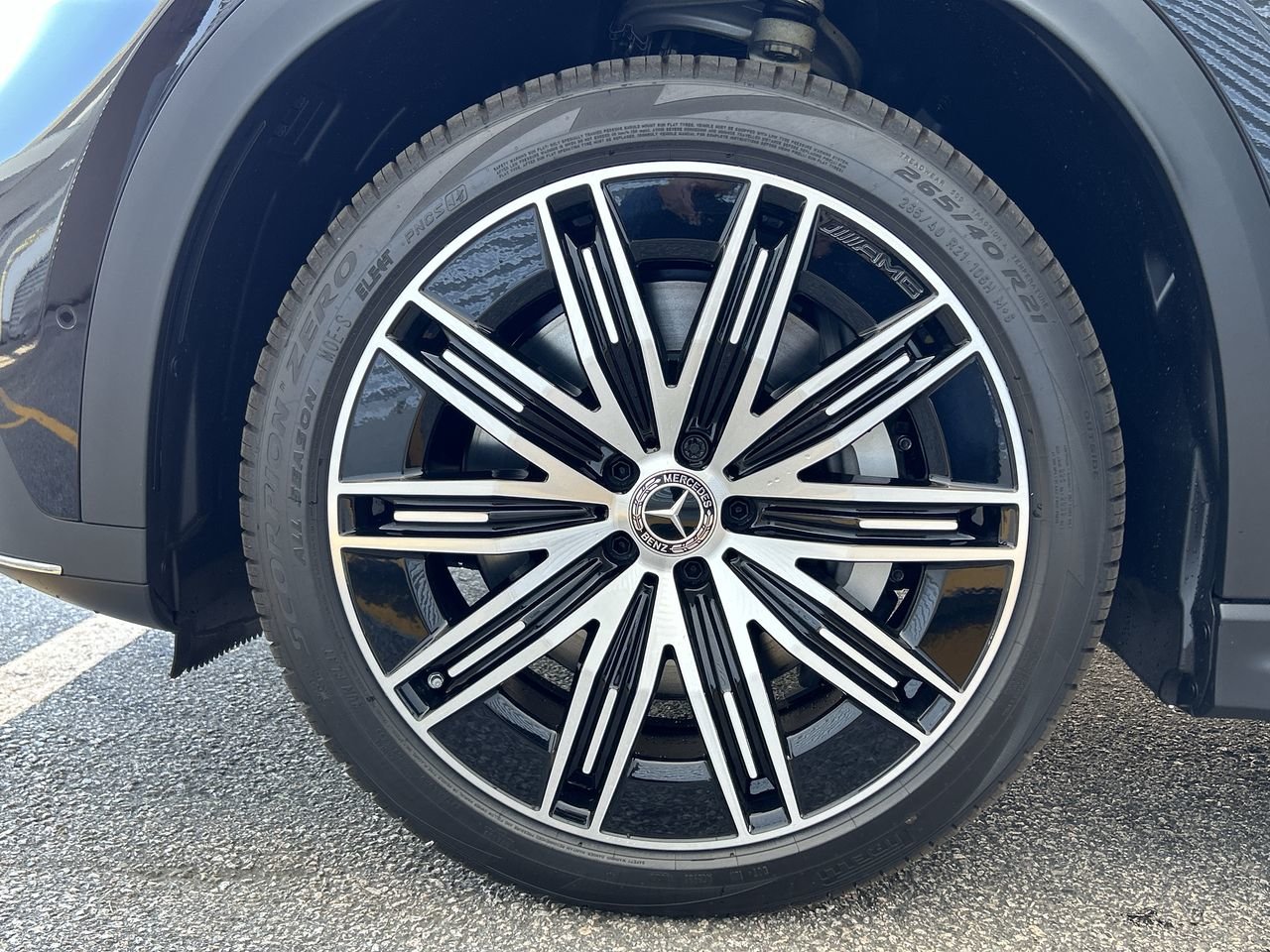 New 2023 Obsidian Black Metallic Mercedes-Benz EQE 350 4MATIC image 18