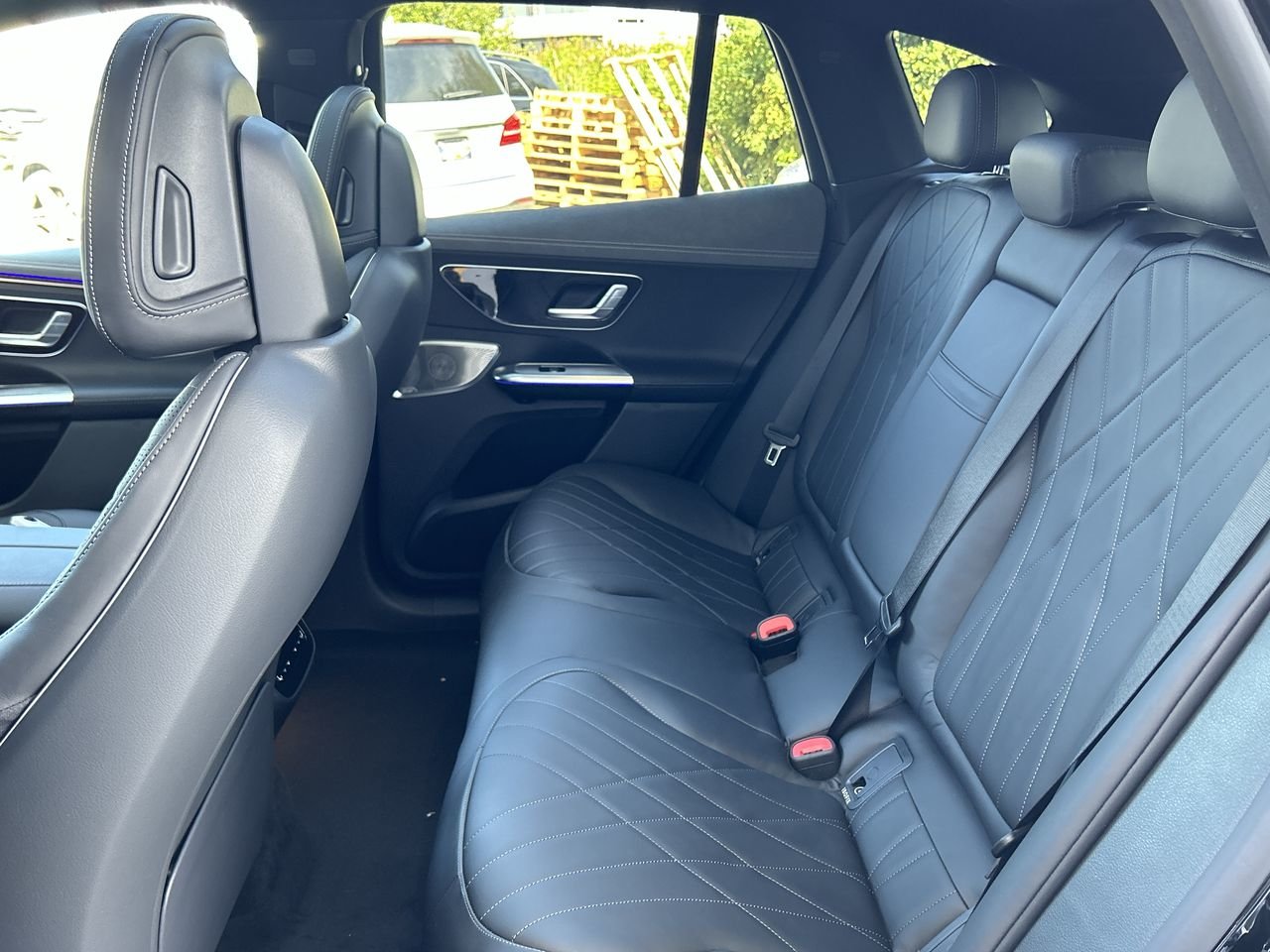 New 2023 Obsidian Black Metallic Mercedes-Benz EQE 350 4MATIC image 31
