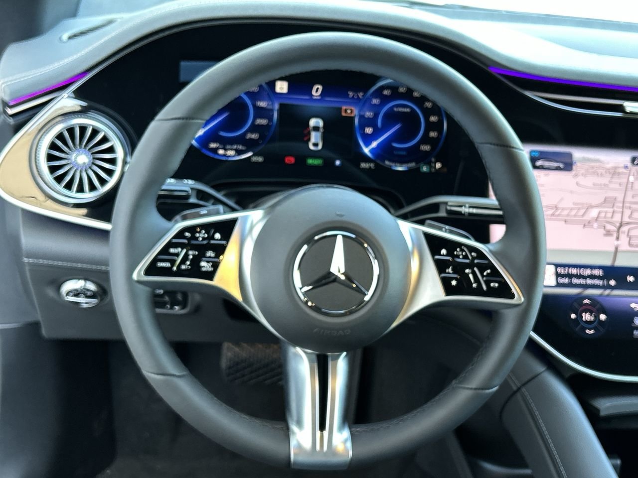 New 2023 Polar White Mercedes-Benz EQE 500 V4 image 23