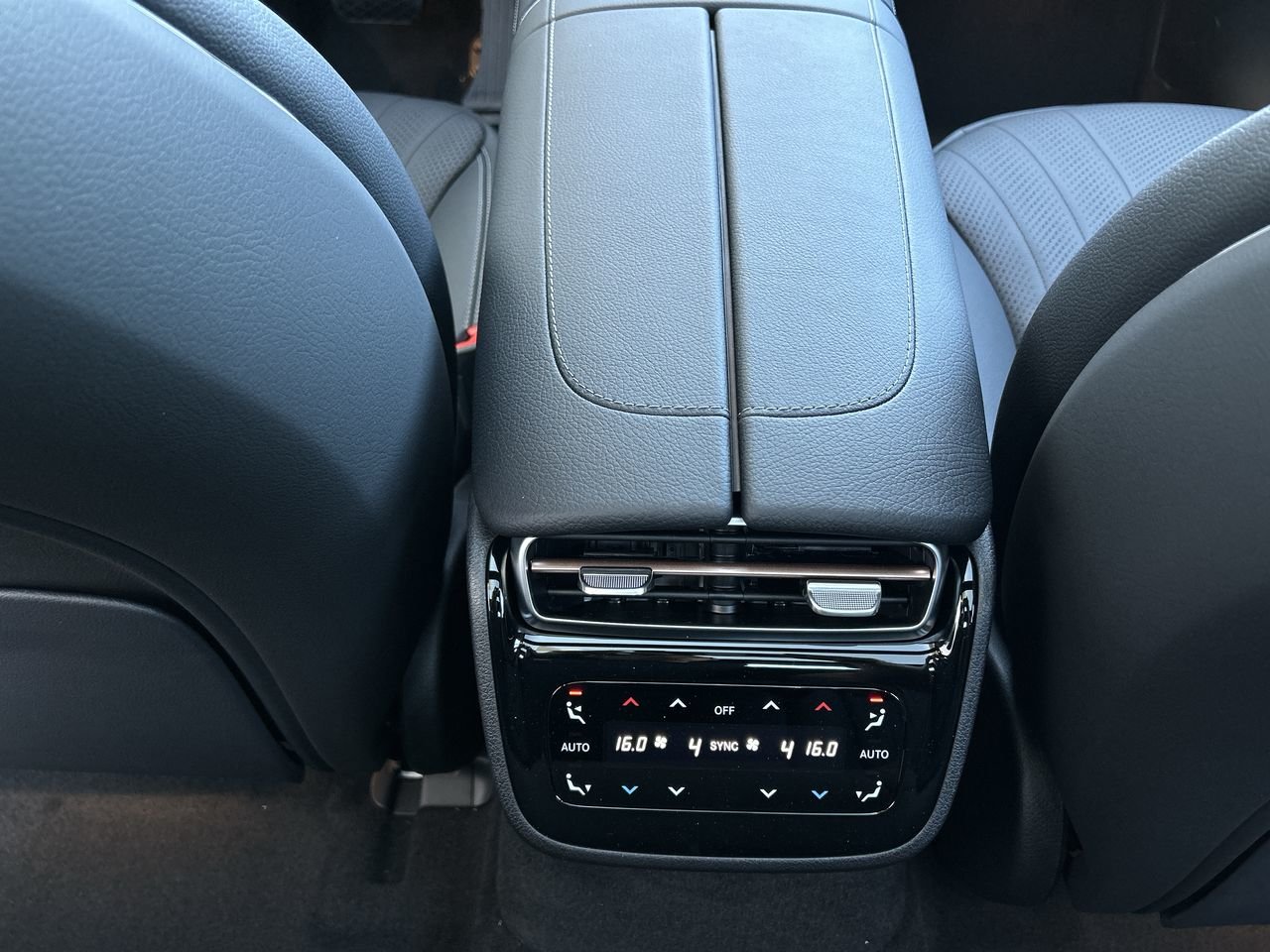 New 2023 Polar White Mercedes-Benz EQE 500 V4 image 30