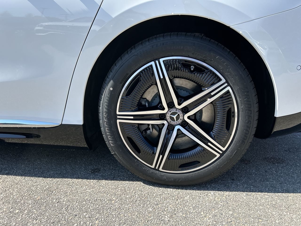New 2023 Polar White Mercedes-Benz EQE 500 V4 image 18