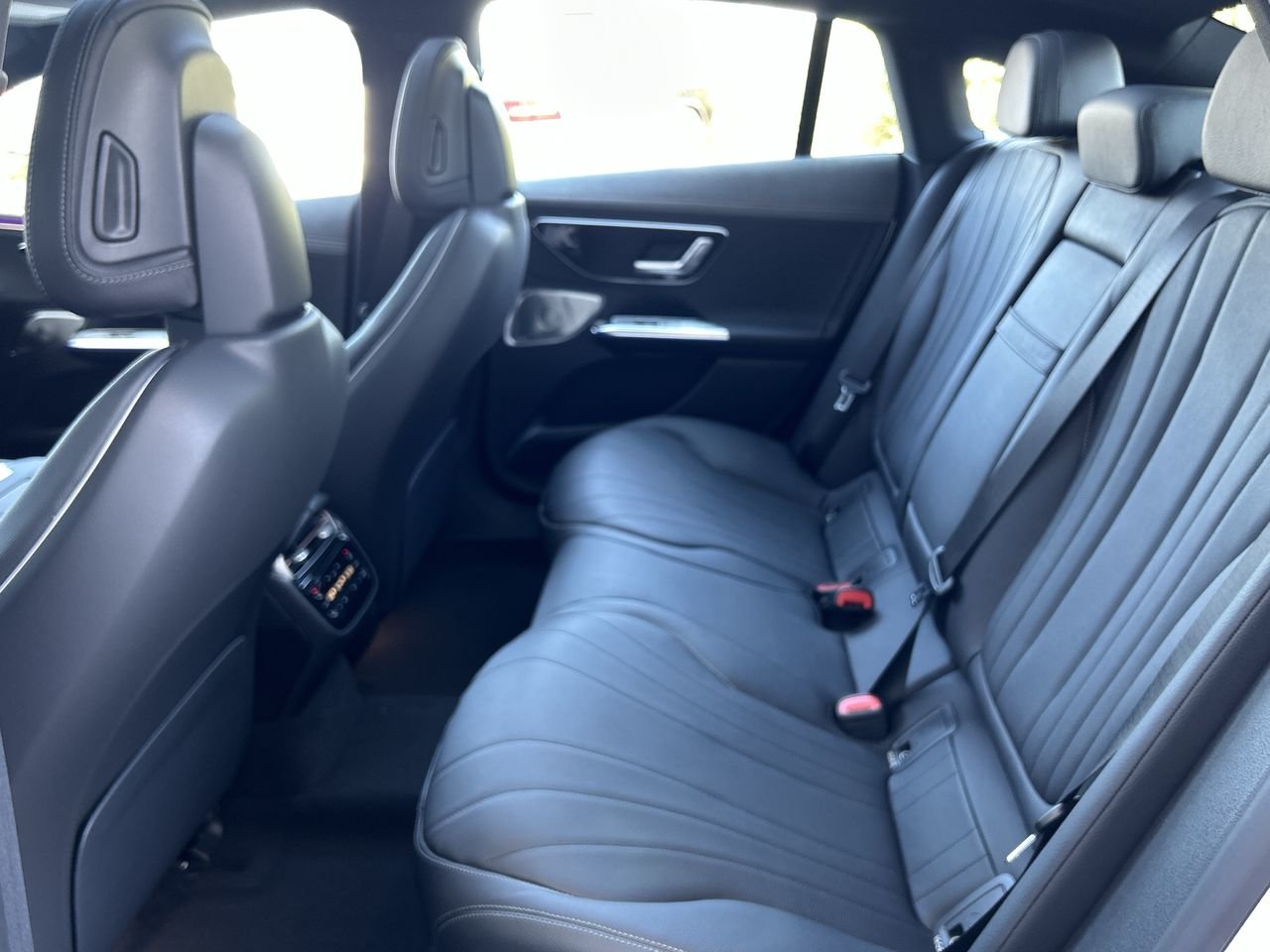 New 2023 Polar White Mercedes-Benz EQE 500 V4 image 32