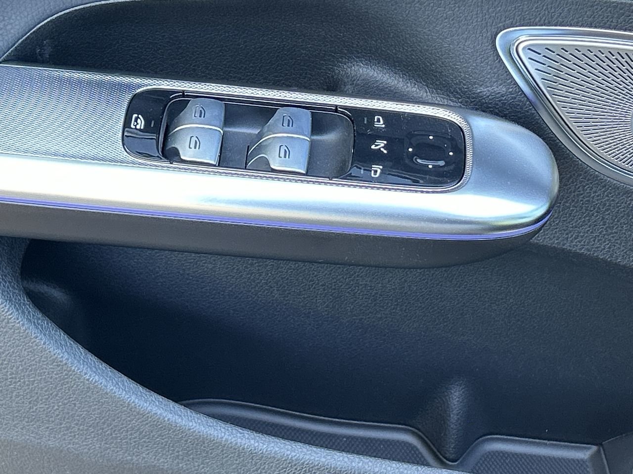 New 2023 Obsidian Black Metallic Mercedes-Benz EQE 350 V4 image 22