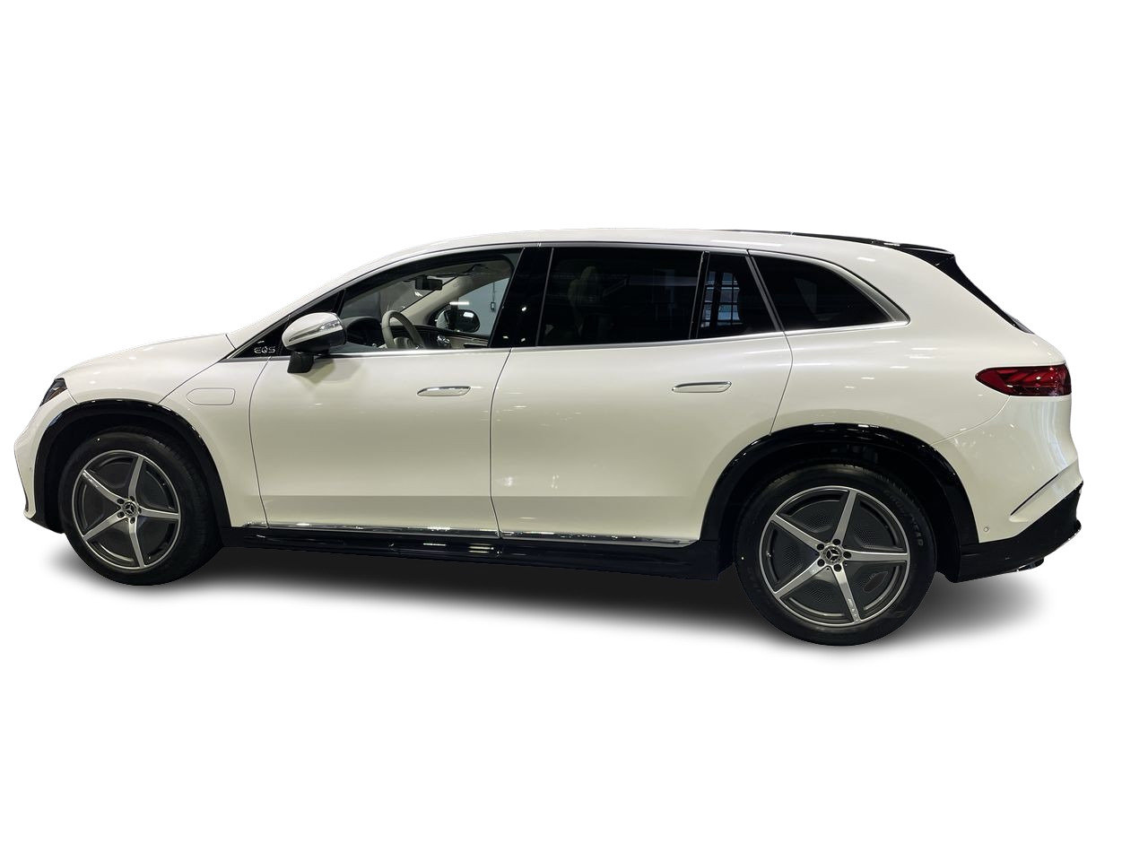 New 2023 MANUFAKTUR Diamond White Metallic Mercedes-Benz EQS 580 V4 image 8