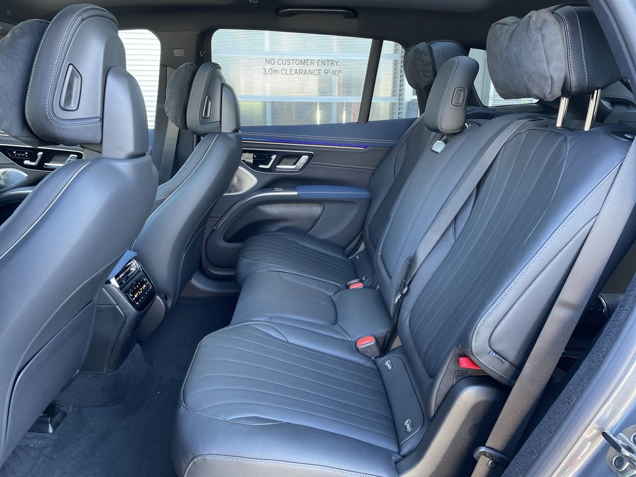 New 2023 Selenite Grey Metallic Mercedes-Benz EQS 580 4MATIC image 31