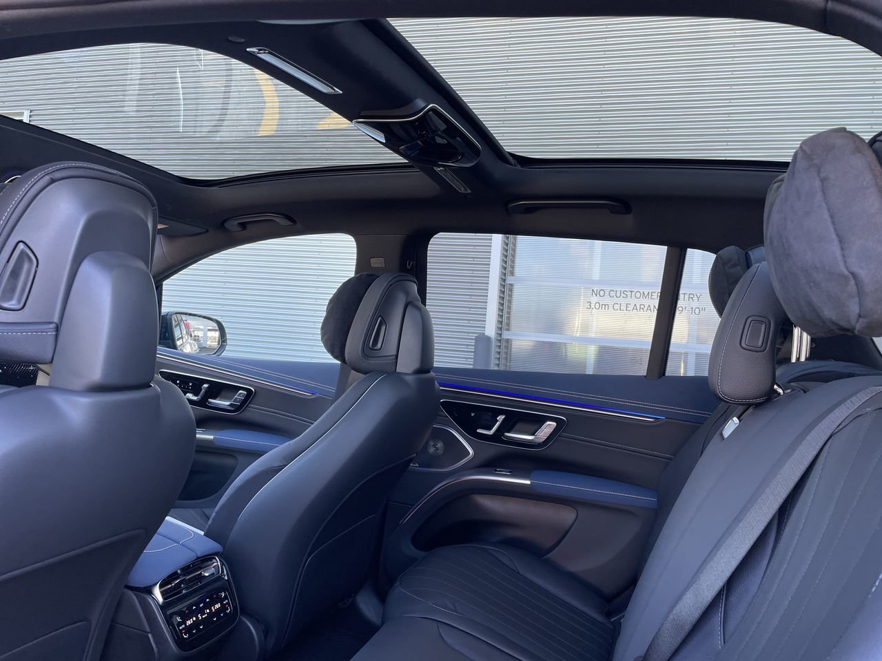 New 2023 Selenite Grey Metallic Mercedes-Benz EQS 580 4MATIC image 30