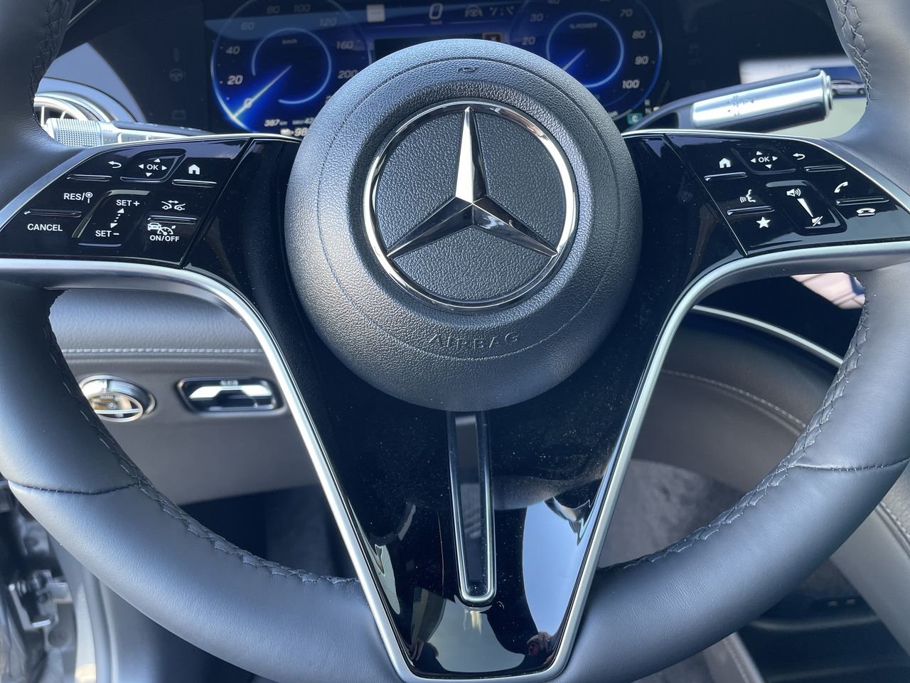 New 2023 Selenite Grey Metallic Mercedes-Benz EQS 580 4MATIC image 22
