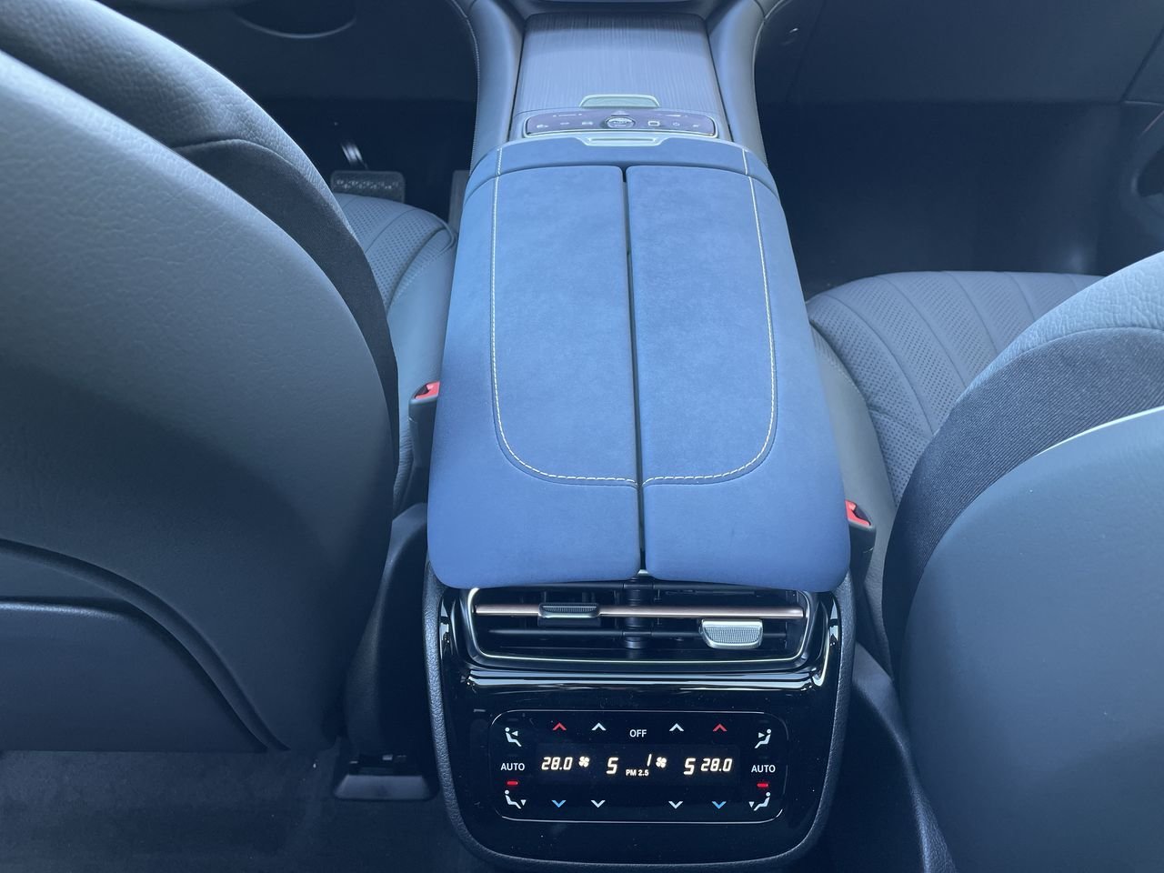 New 2023 Selenite Grey Metallic Mercedes-Benz EQS 580 4MATIC image 29