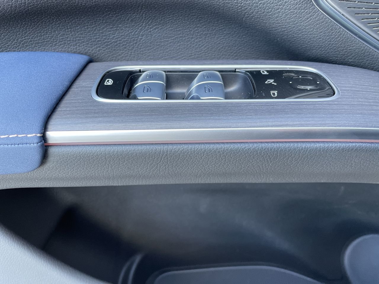 New 2023 Selenite Grey Metallic Mercedes-Benz EQS 580 4MATIC image 21
