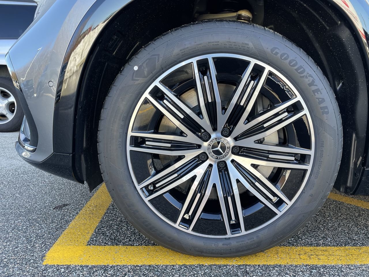 New 2023 Selenite Grey Metallic Mercedes-Benz EQS 580 4MATIC image 18