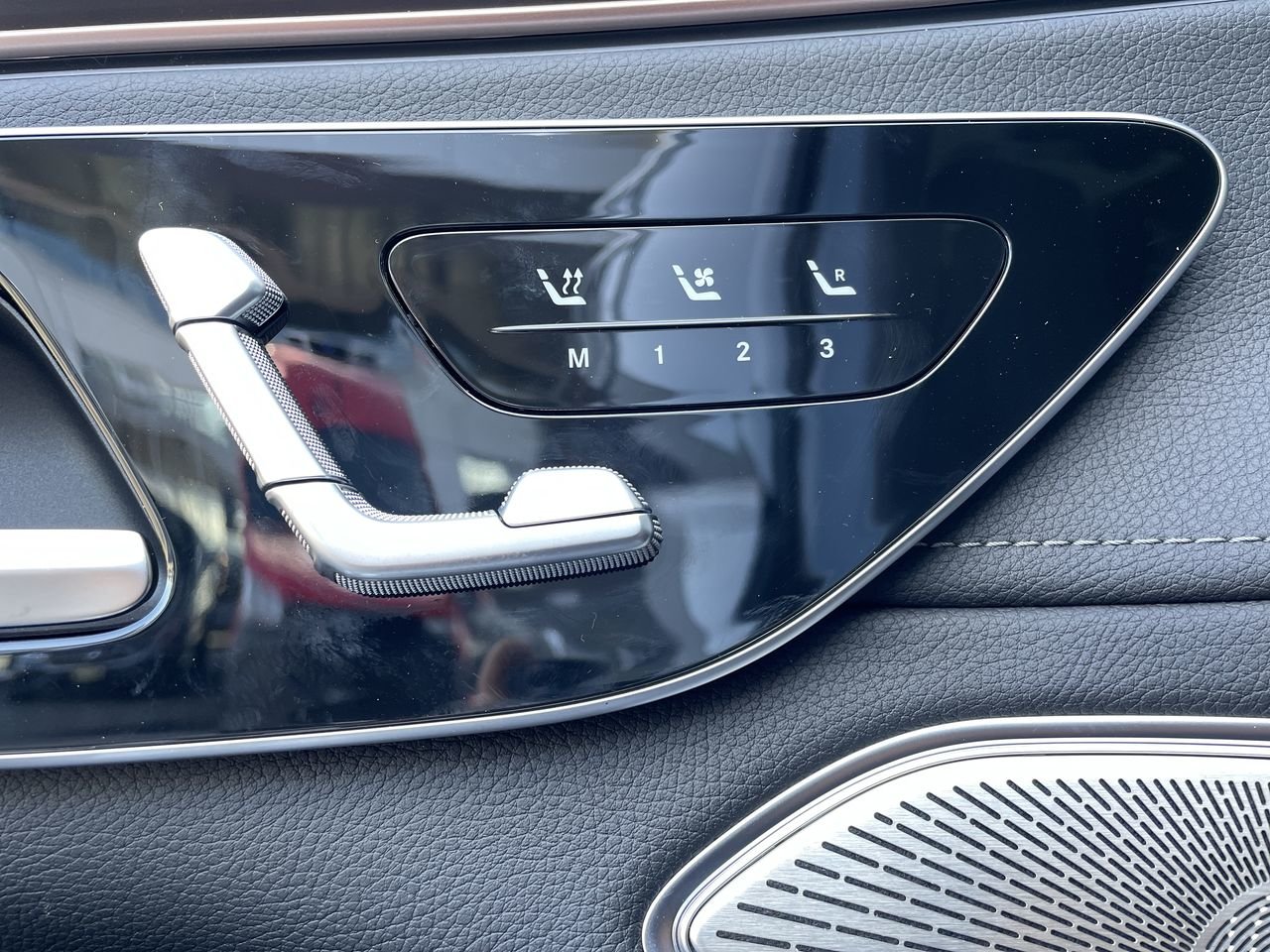 New 2023 Selenite Grey Metallic Mercedes-Benz EQS 580 4MATIC image 20