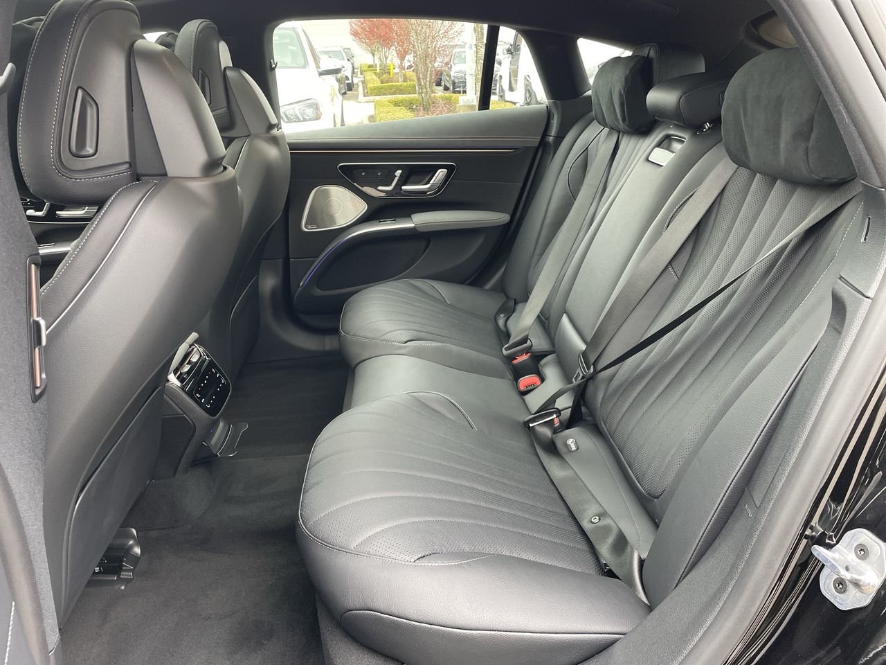 New 2023 Obsidian Black Metallic Mercedes-Benz EQS 580 V4 image 31