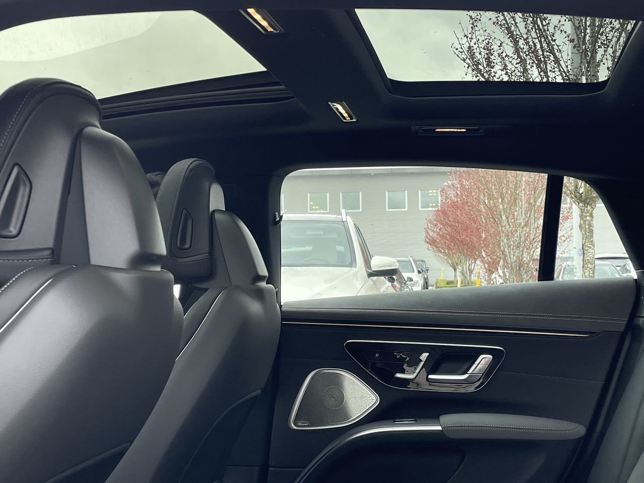 New 2023 Obsidian Black Metallic Mercedes-Benz EQS 580 V4 image 30