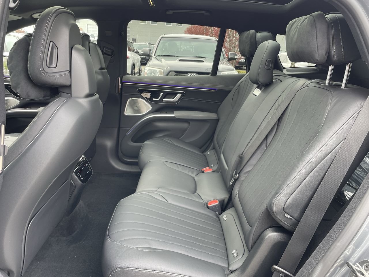 New 2023 Selenite Grey Metallic Mercedes-Benz EQS 450 4MATIC image 31