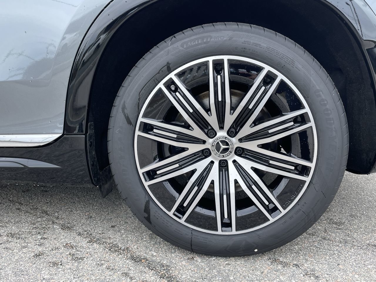 New 2023 Selenite Grey Metallic Mercedes-Benz EQS 450 4MATIC image 18