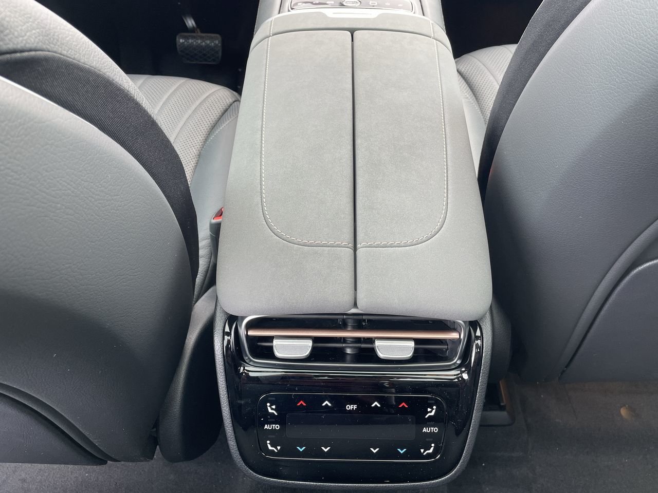 New 2023 Selenite Grey Metallic Mercedes-Benz EQS 450 4MATIC image 29