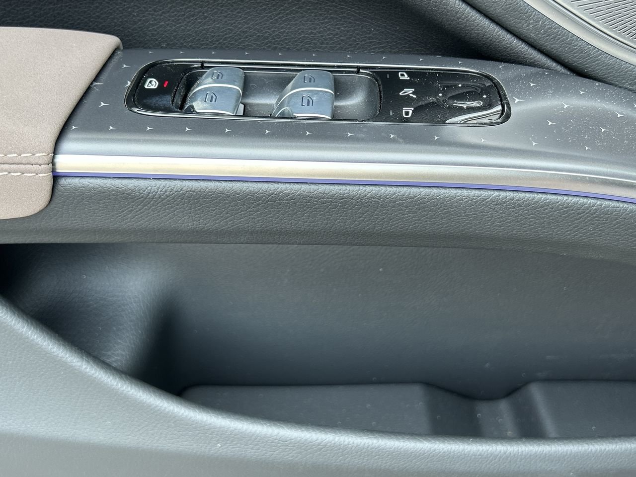 New 2023 Graphite Grey Metallic Mercedes-Benz EQS 450 V4 image 21
