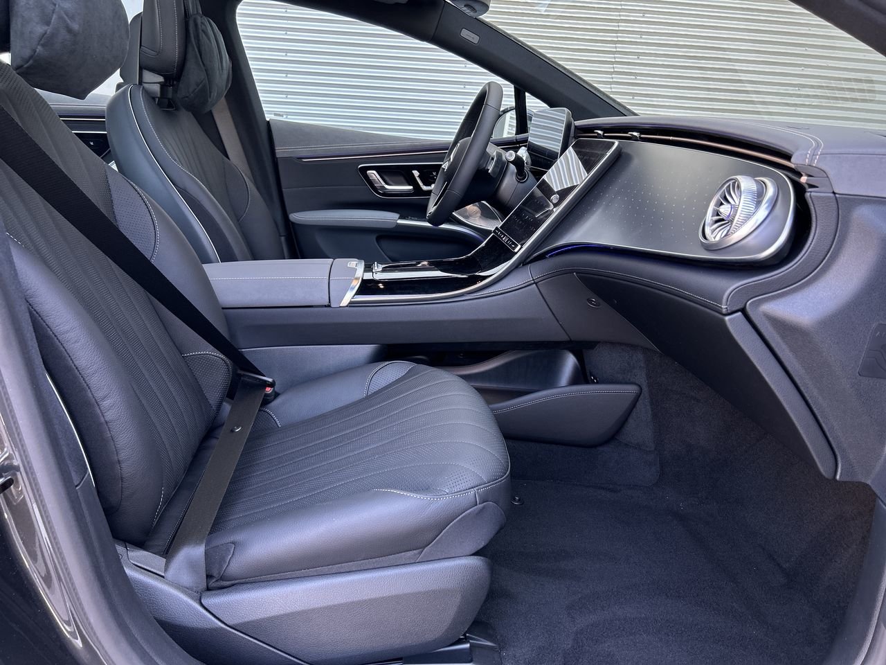 New 2023 Graphite Grey Metallic Mercedes-Benz EQS 450 V4 image 33