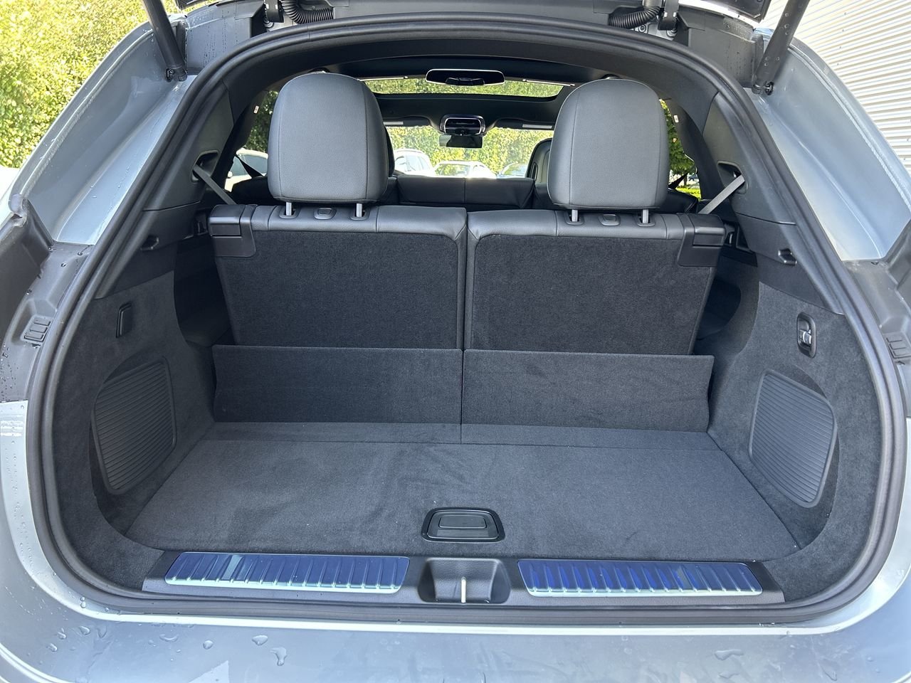 New 2023 High-Tech Silver Metallic Mercedes-Benz EQS 450 4MATIC image 32