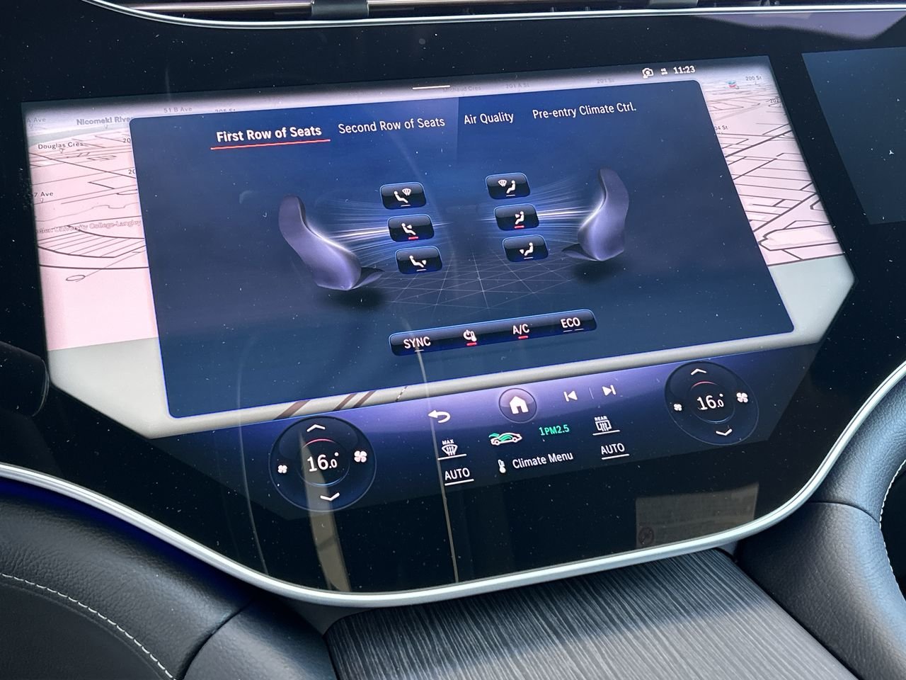 New 2023 High-Tech Silver Metallic Mercedes-Benz EQS 450 4MATIC image 28