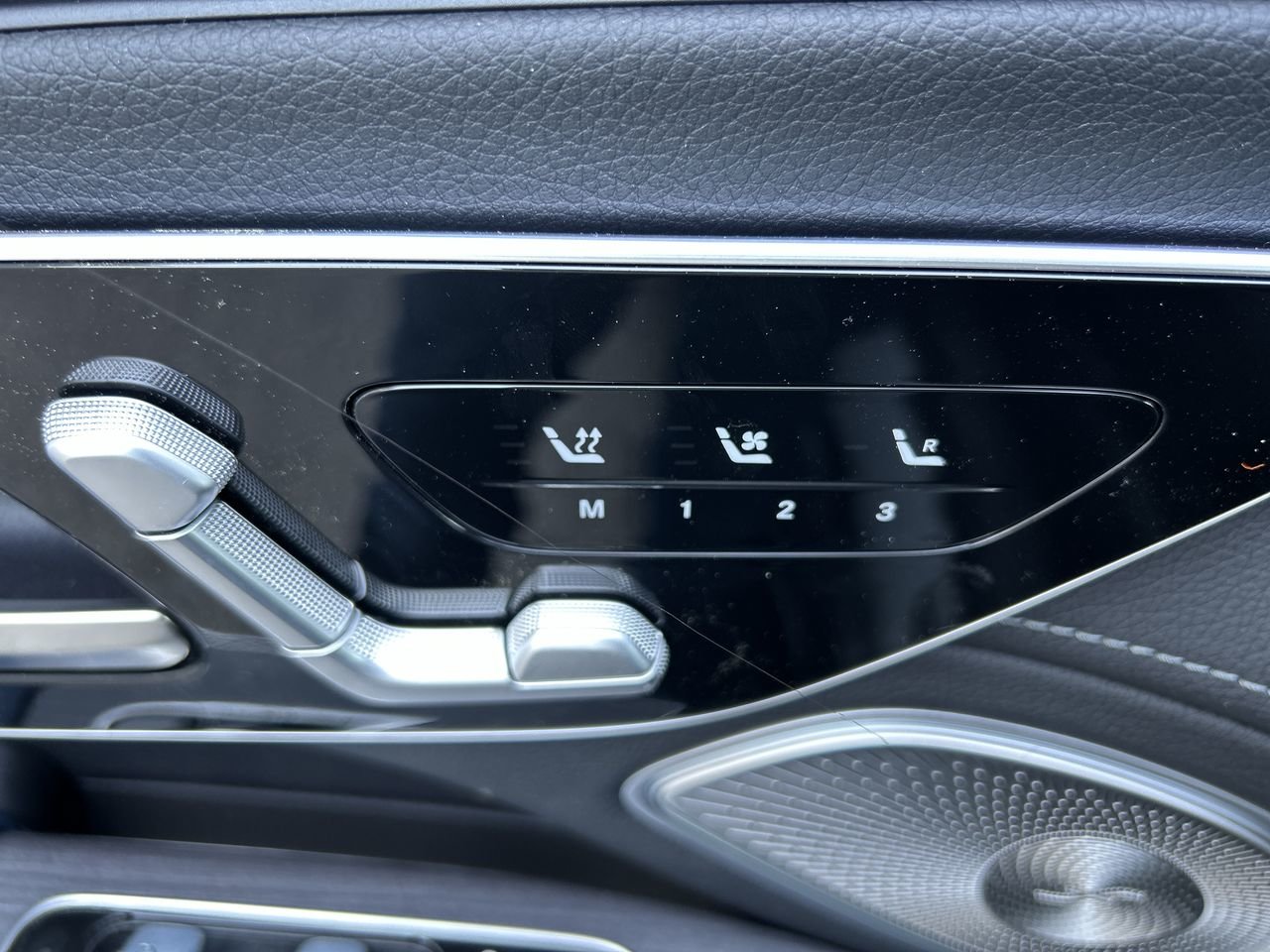 New 2023 High-Tech Silver Metallic Mercedes-Benz EQS 450 4MATIC image 21