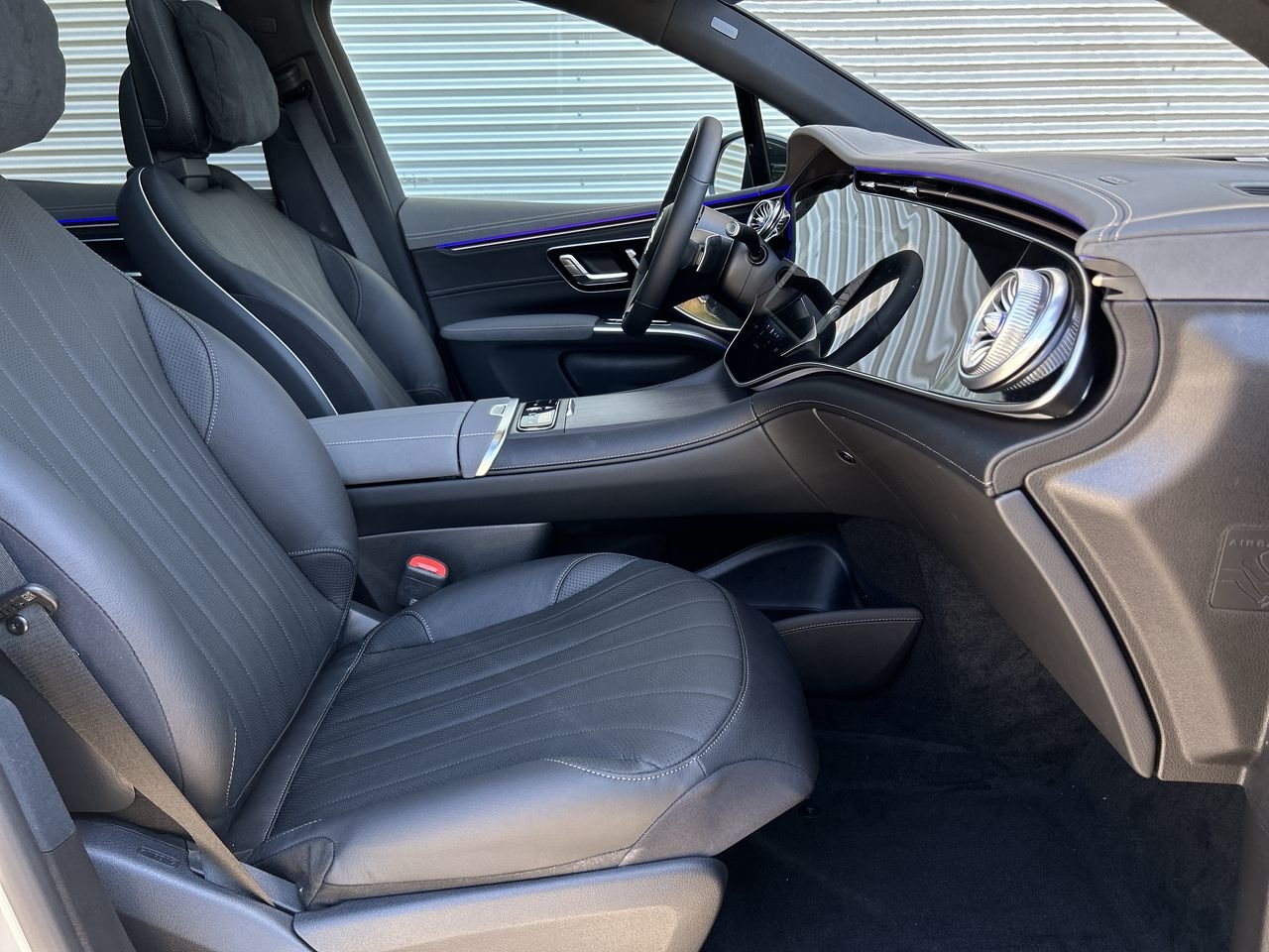 New 2023 High-Tech Silver Metallic Mercedes-Benz EQS 450 4MATIC image 34
