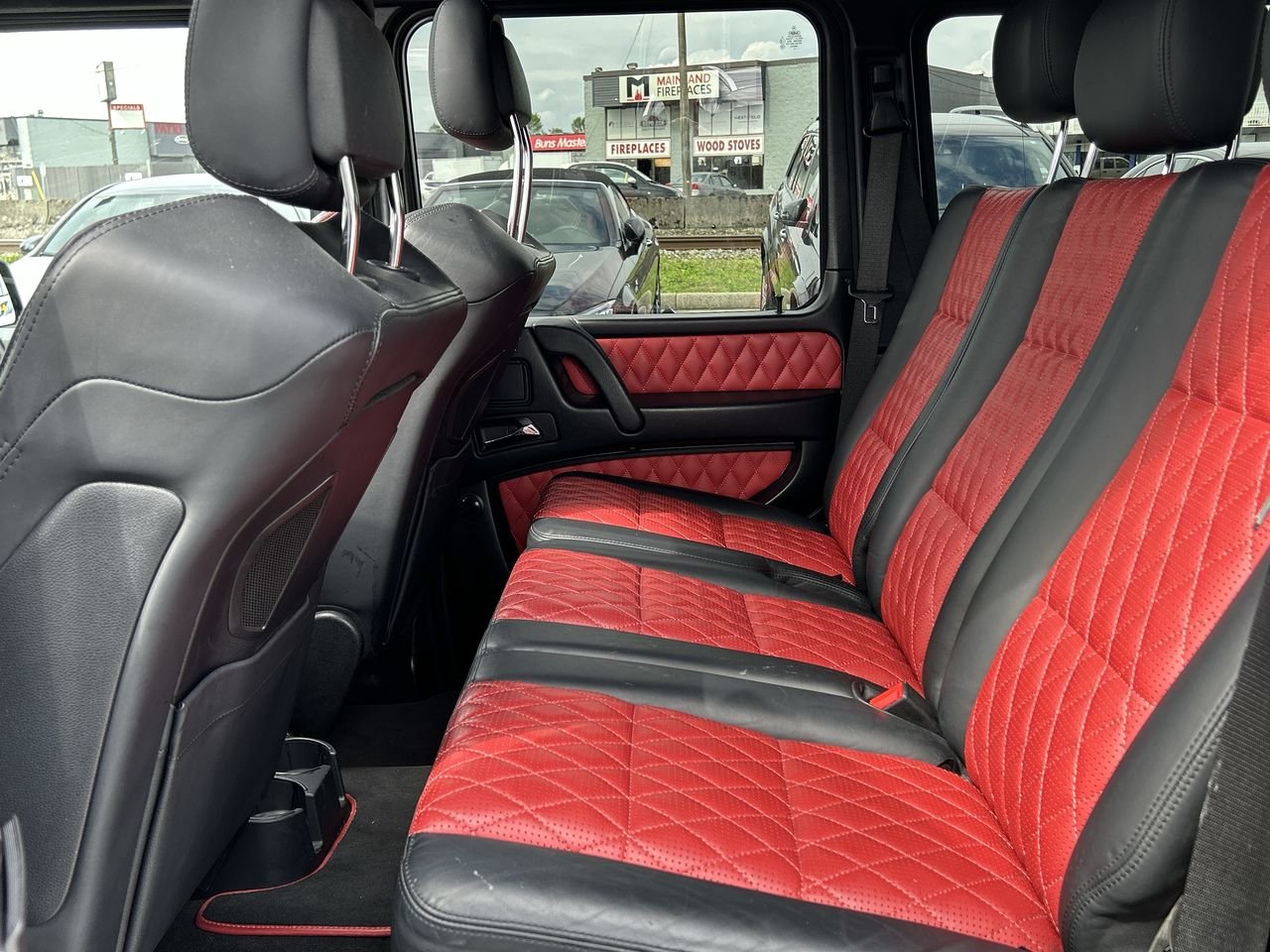Used 2017 Obsidian Black Met Mercedes-Benz SUV image 31