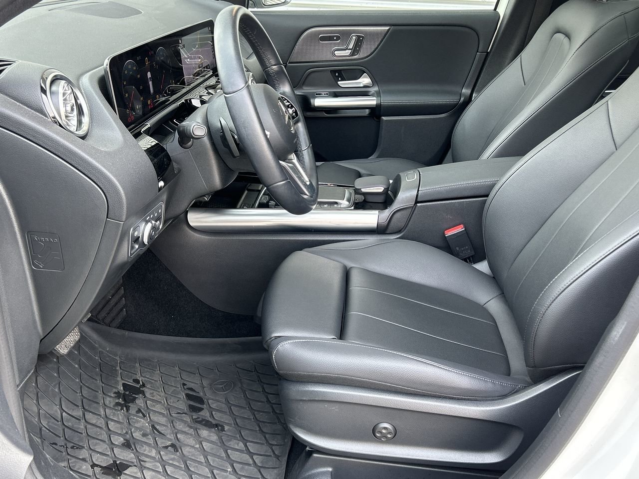 Used 2021 Polar White Mercedes-Benz 4MATIC SUV image 19