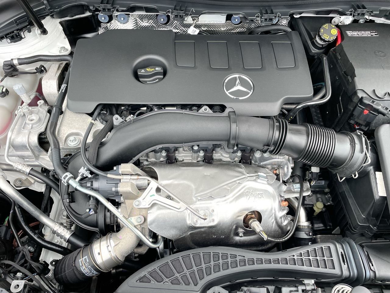 Used 2023 Polar White Mercedes-Benz 4MATIC SUV image 34