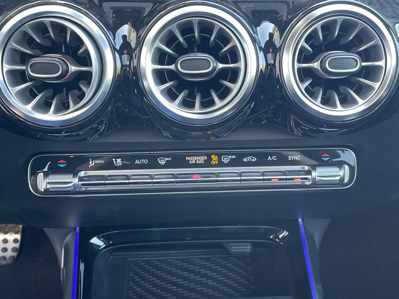 New 2023 Polar White Mercedes-Benz 250 4MATIC image 27