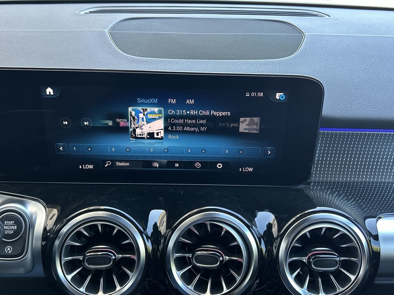 New 2023 Polar White Mercedes-Benz 250 4MATIC image 25
