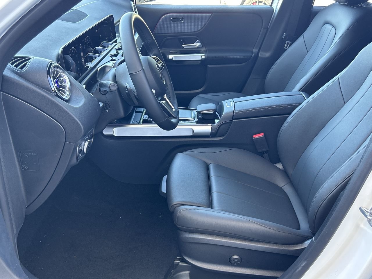 New 2023 Polar White Mercedes-Benz 250 4MATIC image 20