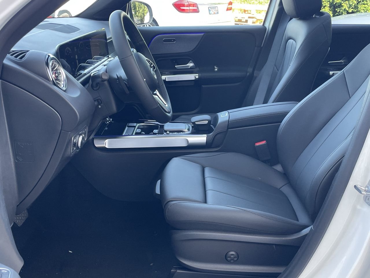 Used 2023 Polar White Mercedes-Benz 4MATIC SUV image 19