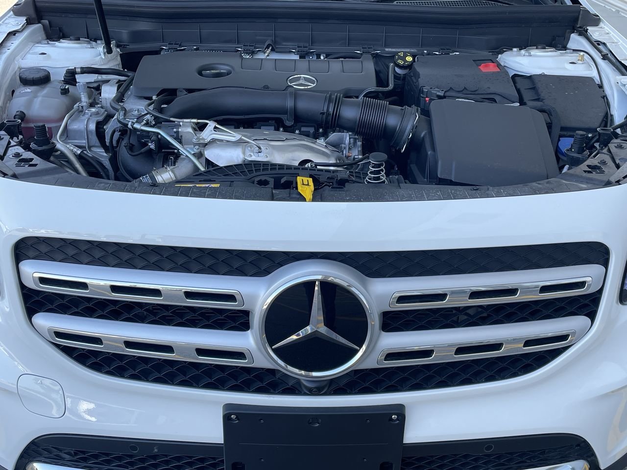 Used 2023 Polar White Mercedes-Benz 4MATIC SUV image 34