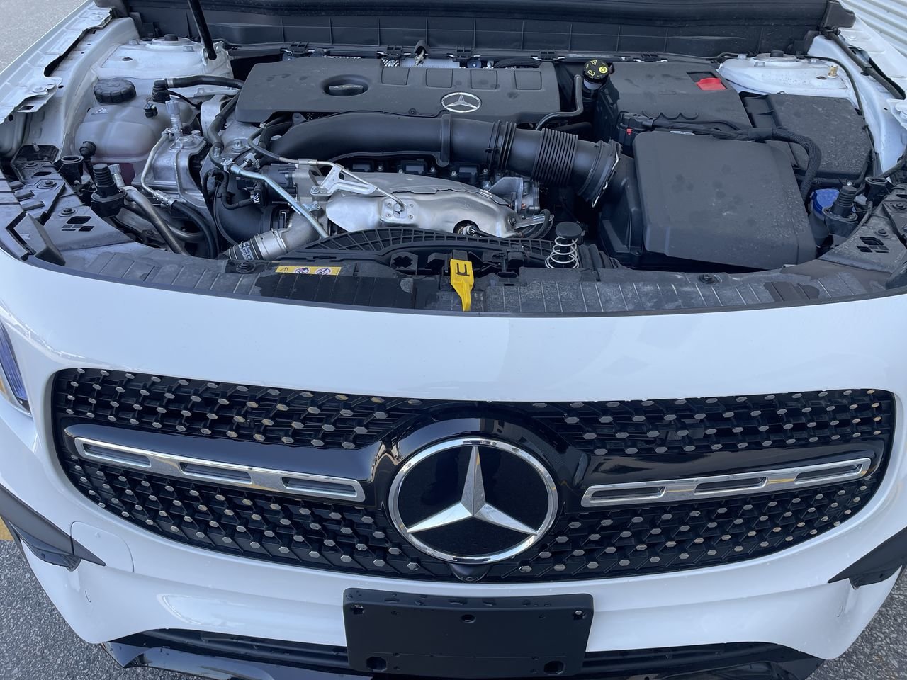 Used 2023 Polar White Mercedes-Benz 4MATIC SUV image 33