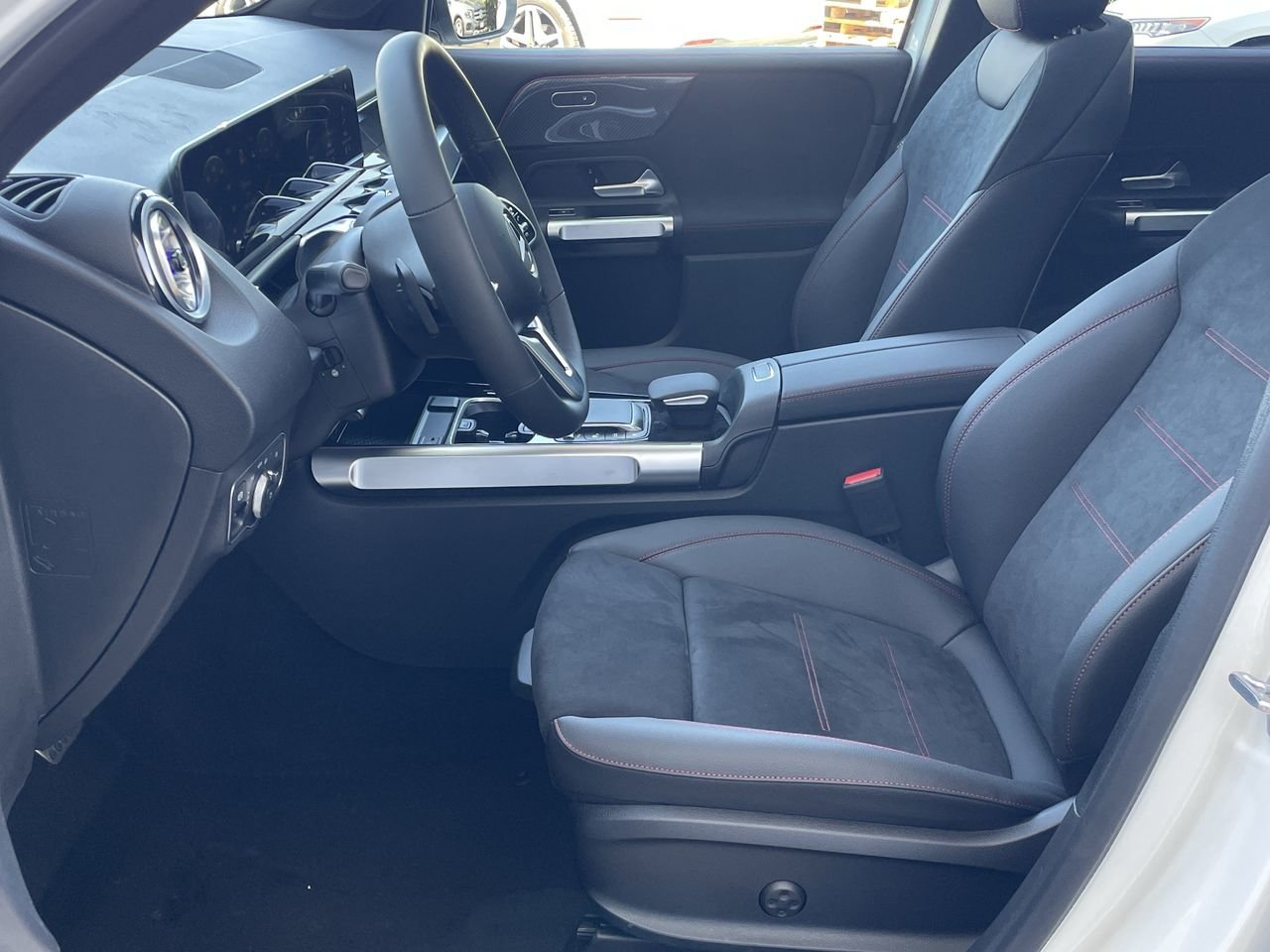 Used 2023 Polar White Mercedes-Benz 4MATIC SUV image 19