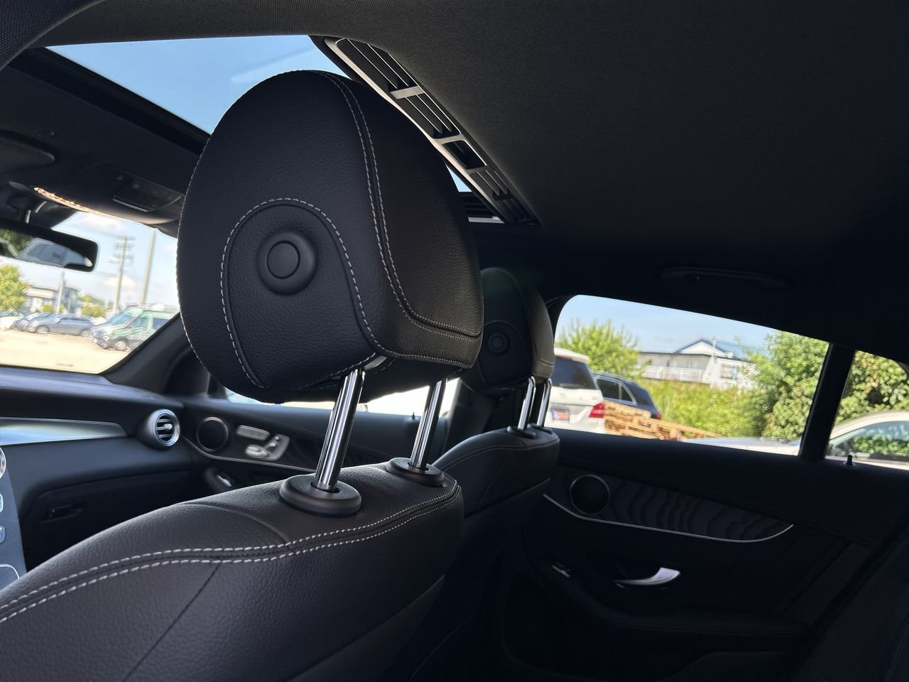 New 2023 Polar White Mercedes-Benz 300 4MATIC image 31