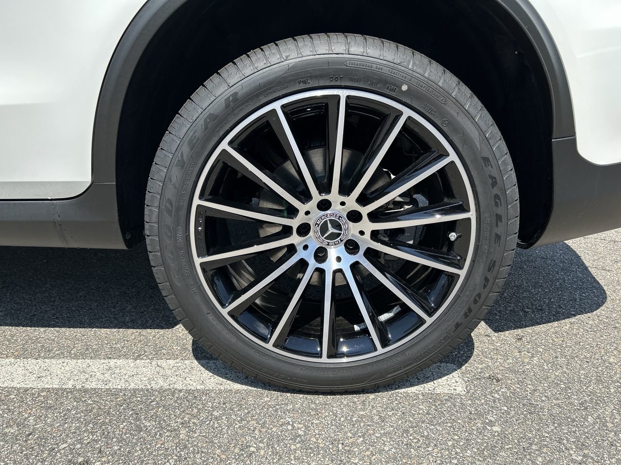 New 2023 Polar White Mercedes-Benz 300 4MATIC image 18