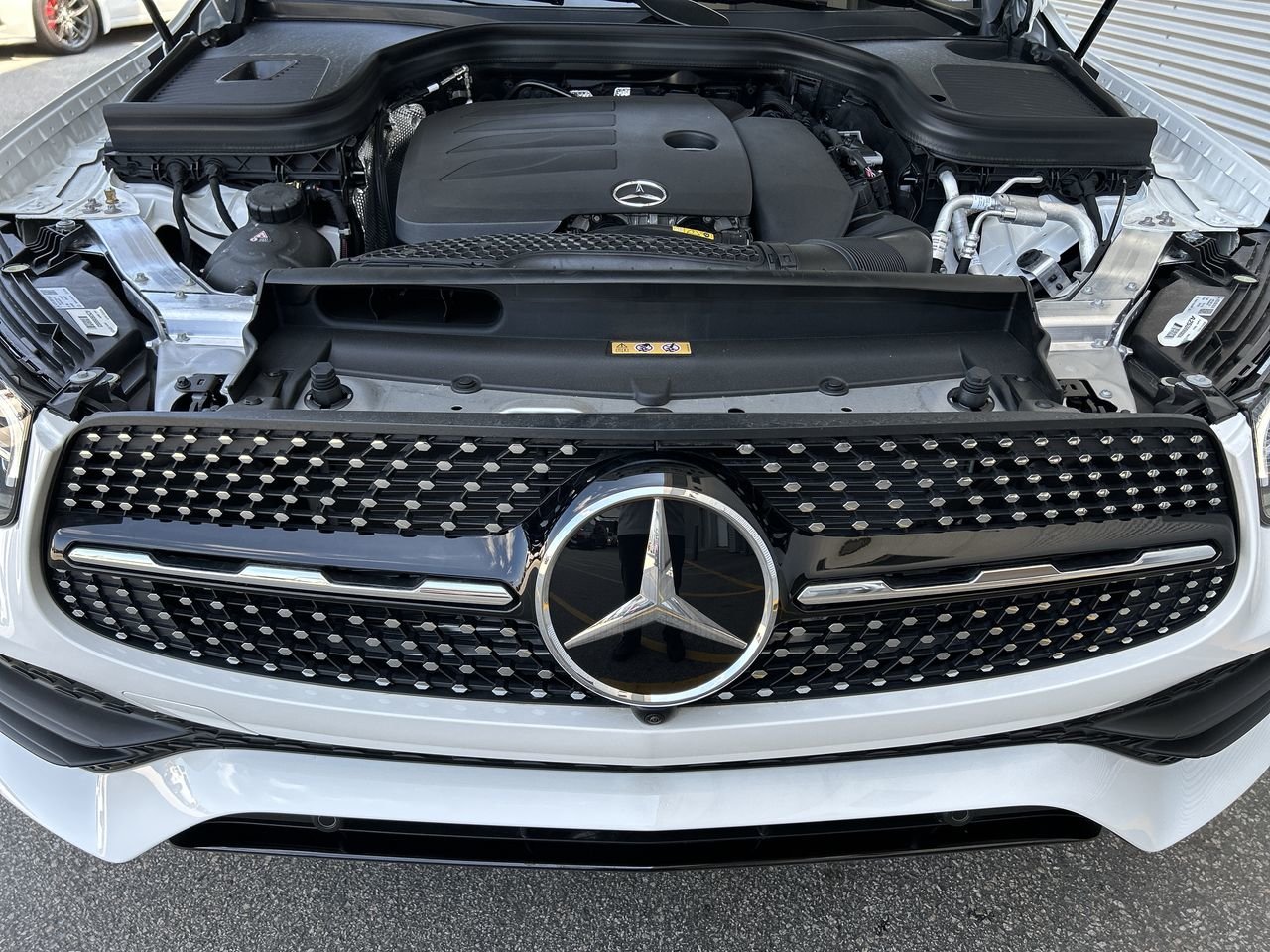 New 2023 Polar White Mercedes-Benz 300 4MATIC image 19