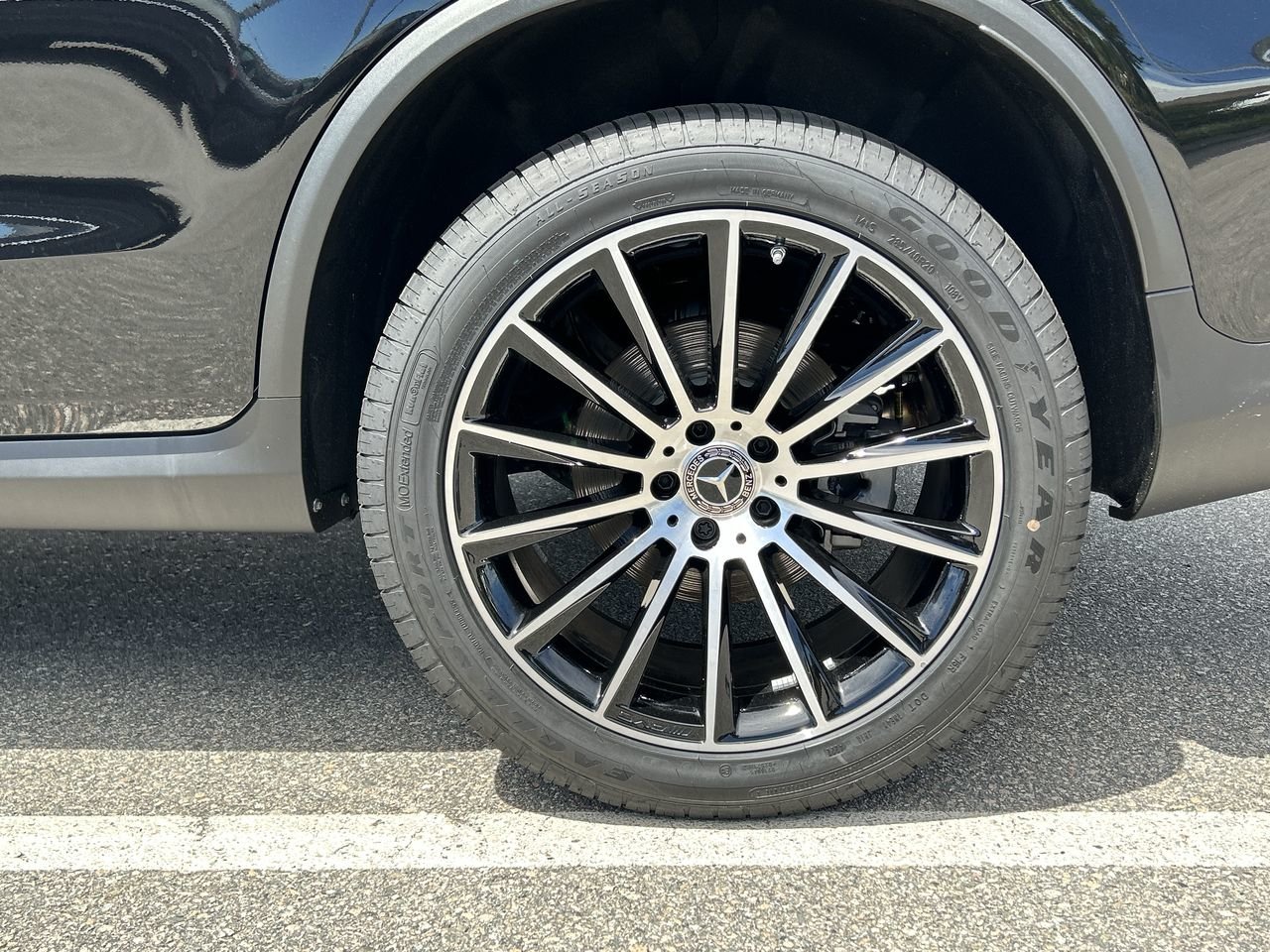 New 2023 Obsidian Black Mercedes-Benz 300 4MATIC image 18