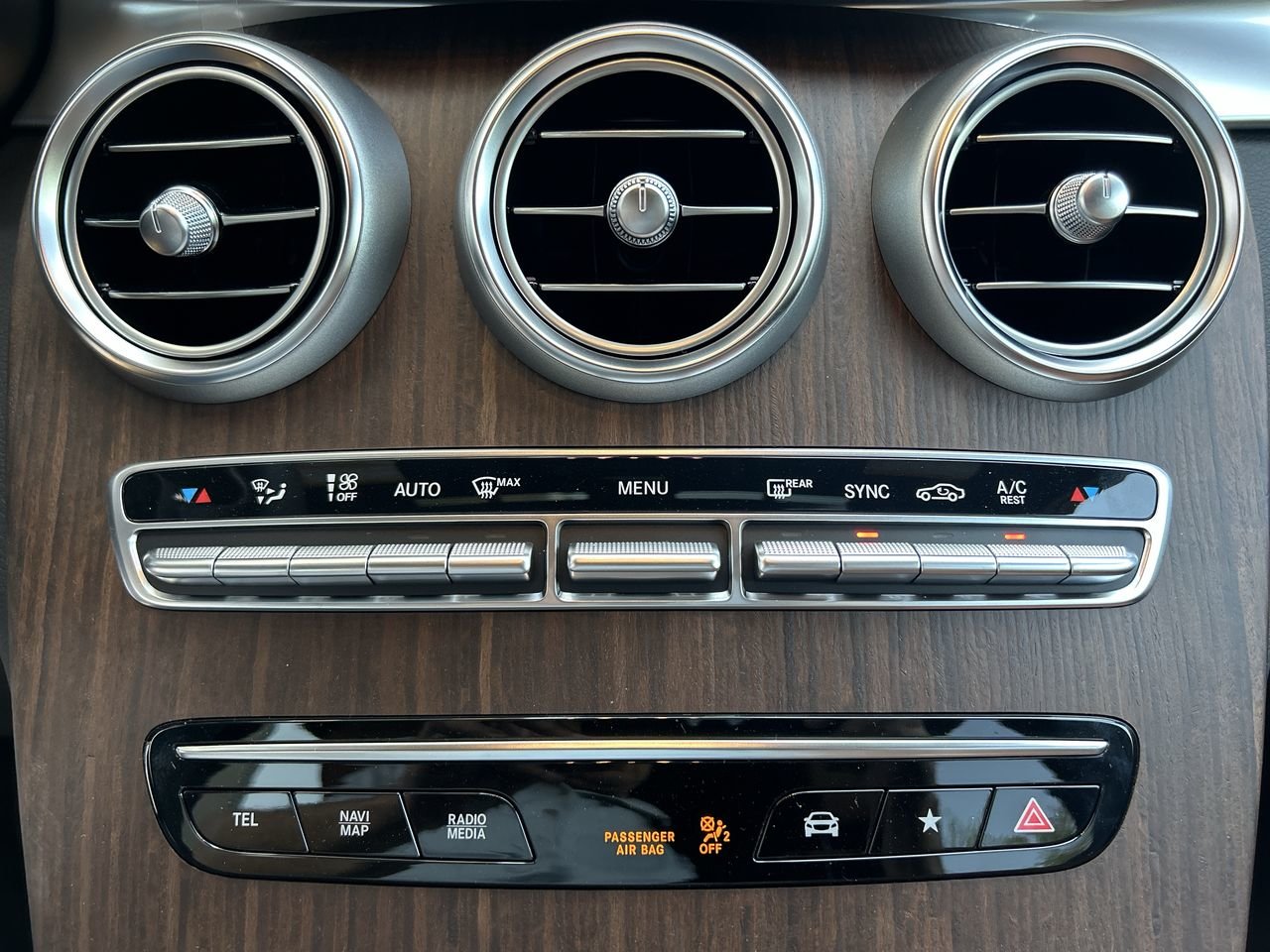New 2023 Polar White Mercedes-Benz 300 4MATIC image 28