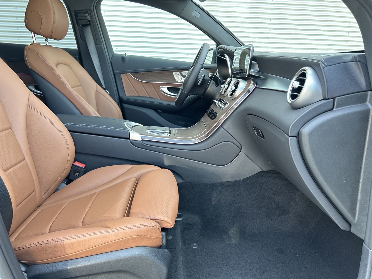 New 2023 Polar White Mercedes-Benz 300 4MATIC image 34