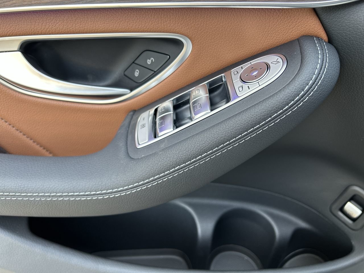New 2023 Polar White Mercedes-Benz 300 4MATIC image 22